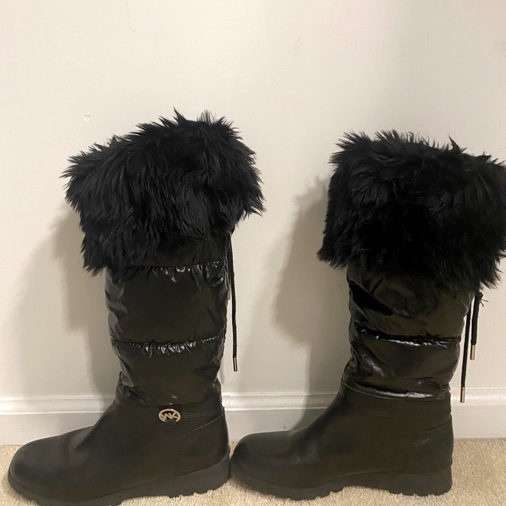 MK black fur winter boots